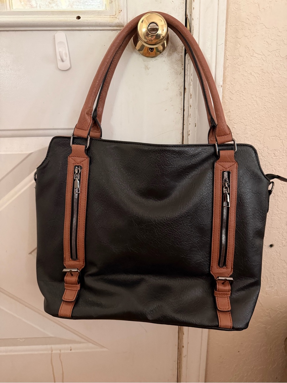 NWOT Classic Black Tote with Brown Trim — Women’s Everyday Handbag